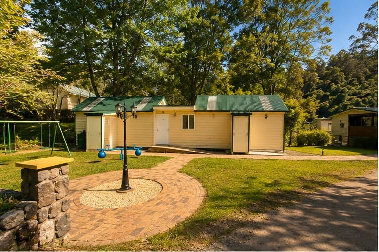 Amenities block at Creekside Escape Camp